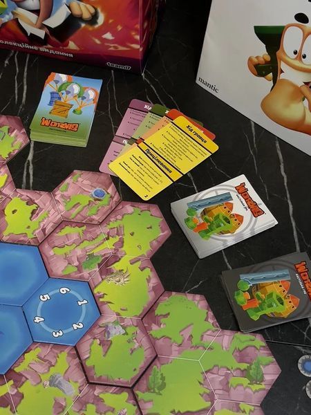 Настільна гра Worms (Черв'ячки, Worms: The Board Game) FGKS2501 фото